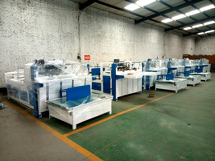 多工位粘箱機(jī)半自動